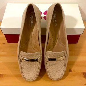 BRAND NEW Naturalizer Gadget Taupe Leather Flats